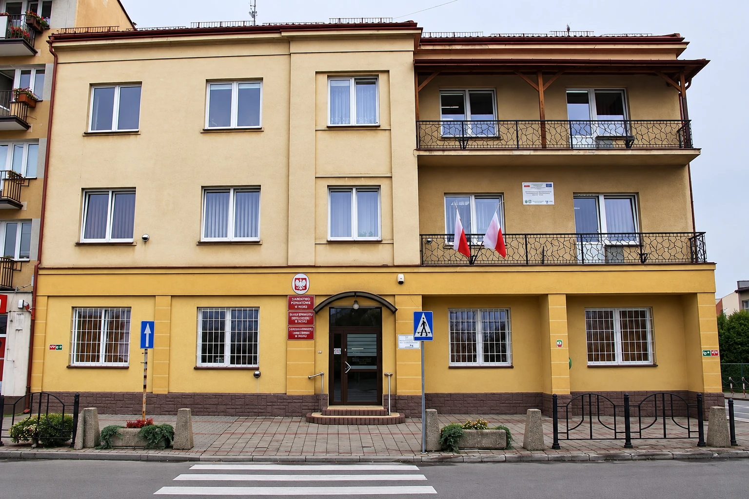 Budynek Starostwa Powiatowego w Nisku przed modernizacją i rozbudową